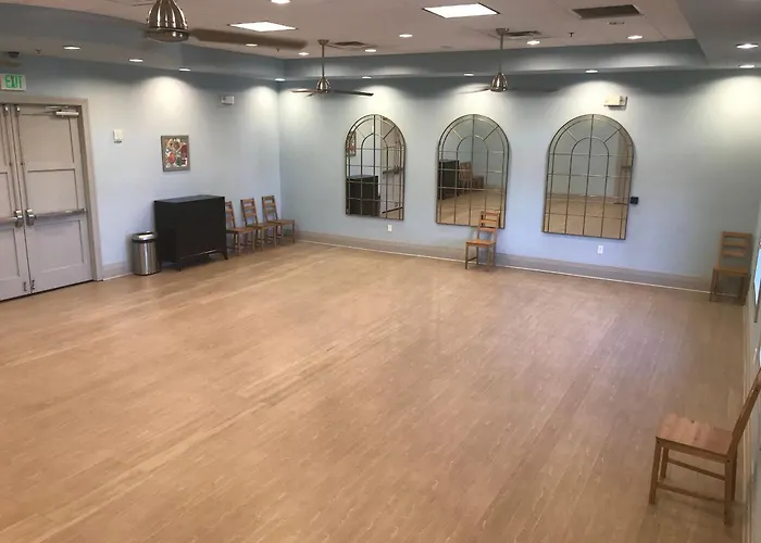 Stunning 5 Bedroom House Near Disney